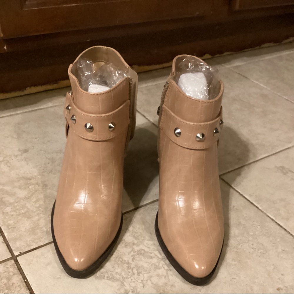 NWOT Soda “ECOMM” Ankle boots